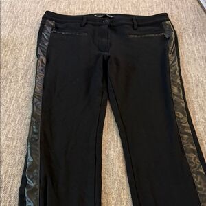 Sleek Black Women's Leggings